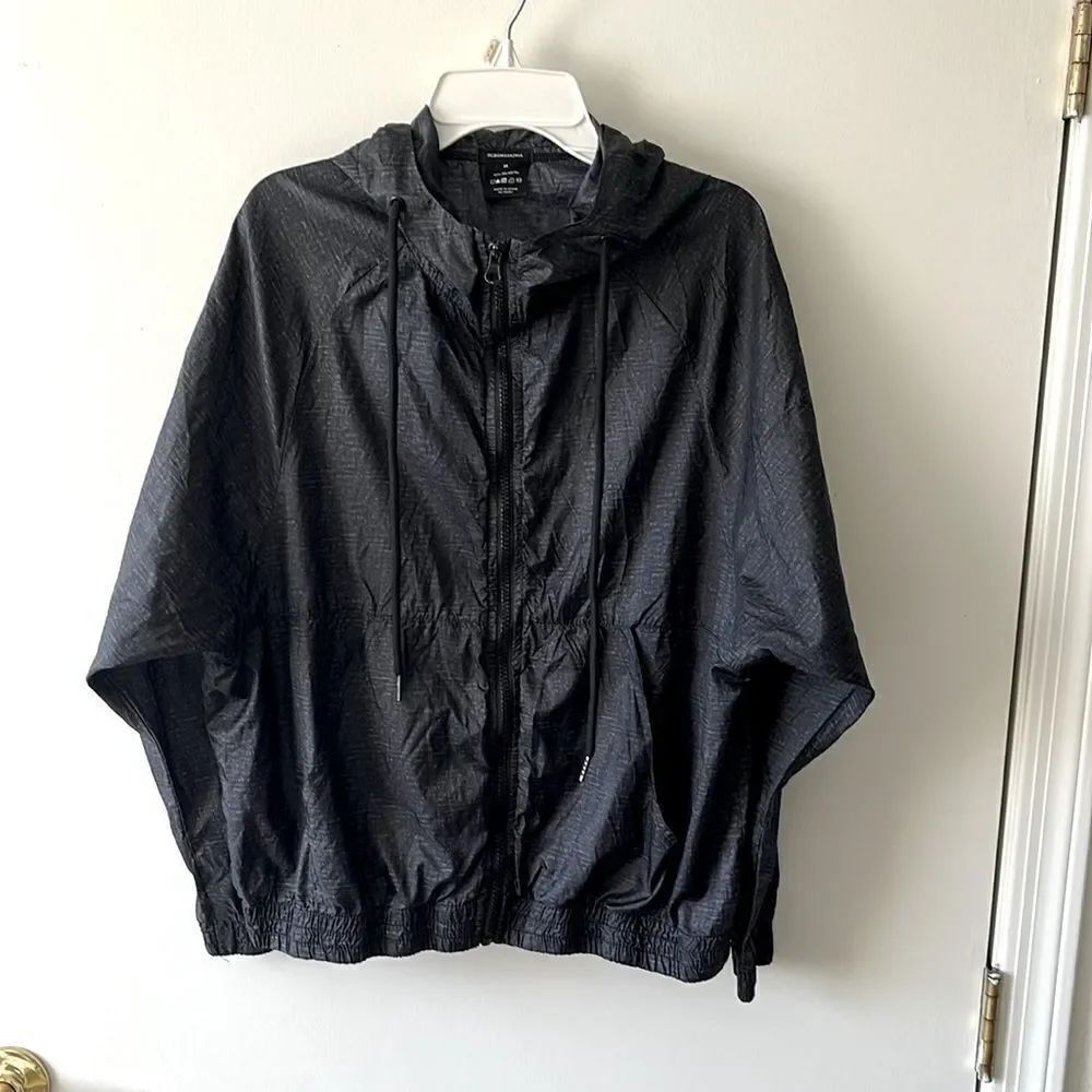 BCBGMAXAZRIA Windbreaker Size M Gently used black/purple
